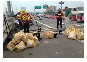 Cold-patching Dongsha Bridge - Another Success